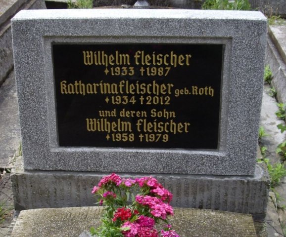 Fleischer Wilhelm 1933-1987 Roth Kath 1934-2012 Grabstein